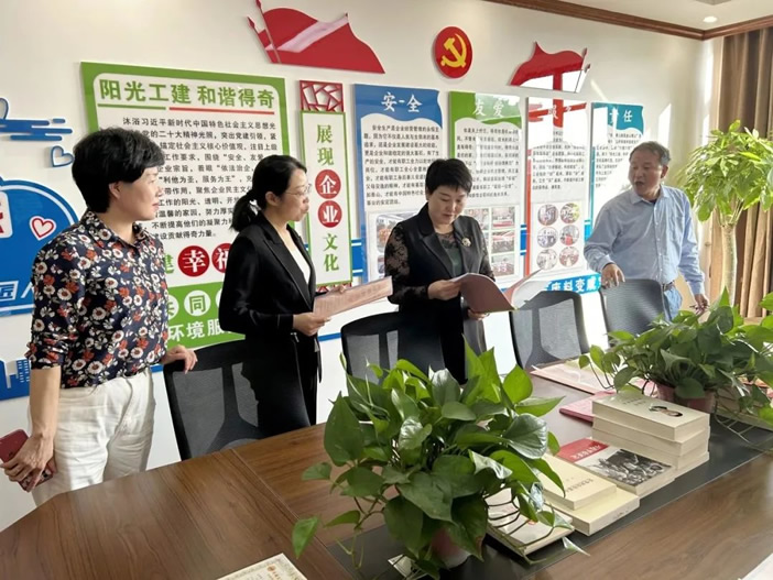 091854-121237.jpg 2.jpg