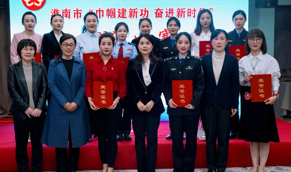 181920-110178.jpg 合影_爱奇艺.jpg