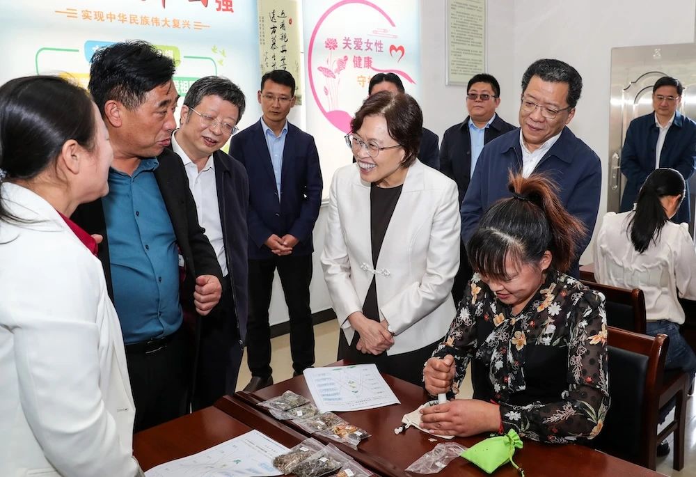 084627-524729.jpg 084627-524729.jpg